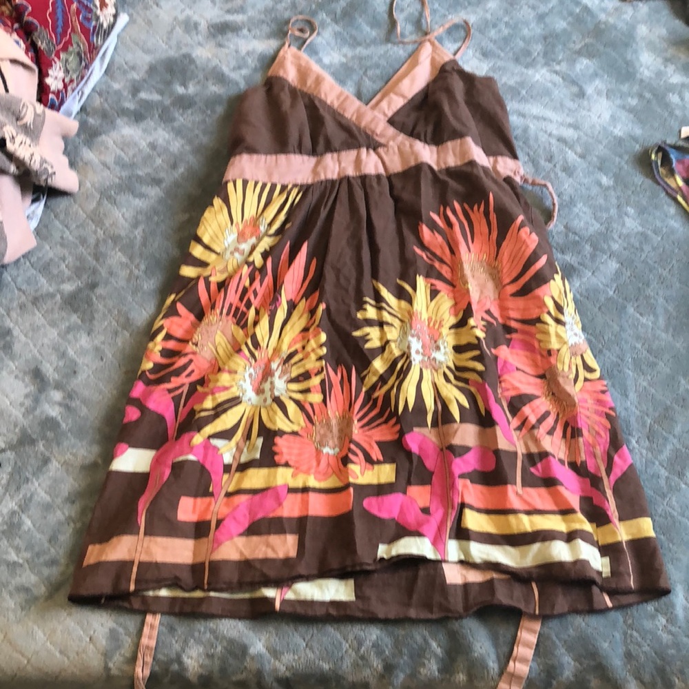 Beautiful spring/summer dress.